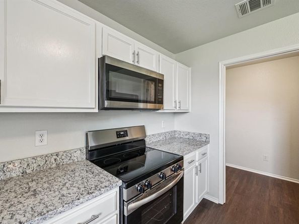2825  Desert Drive , Denton Texas 76210
