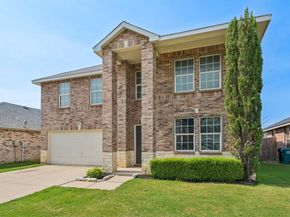 2825  Desert Drive , Denton Texas 76210