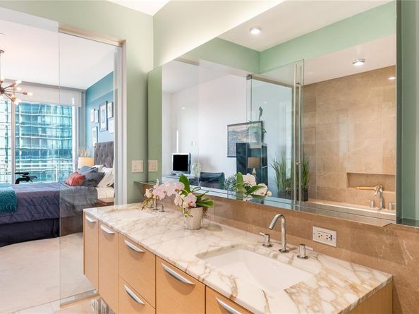 2900  Mckinnon Street  1503, Dallas Texas 75201