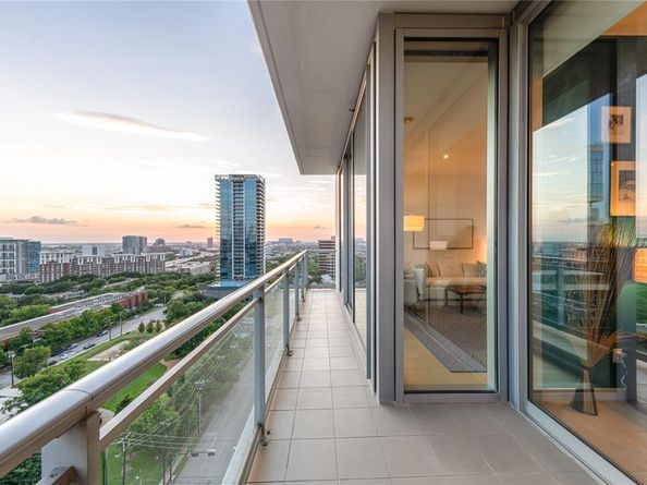 2900  Mckinnon Street  1503, Dallas Texas 75201