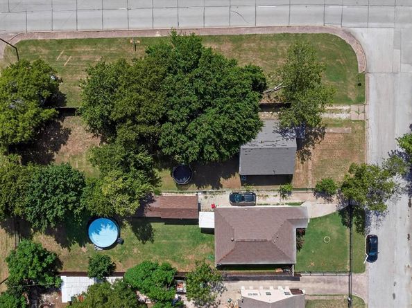 1833  Dallas Street , Grand Prairie Texas 75050