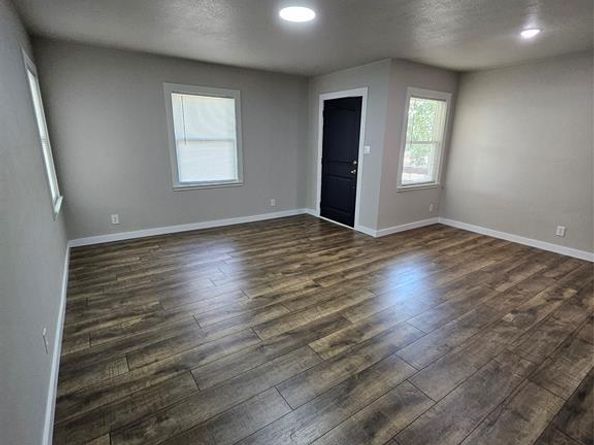 311  Meadowbrook Drive , Arlington Texas 76010