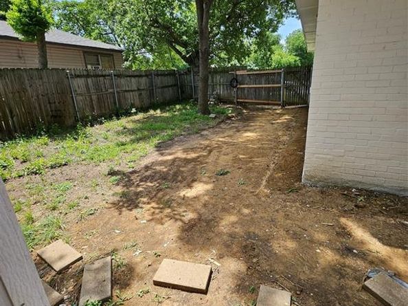 311  Meadowbrook Drive , Arlington Texas 76010
