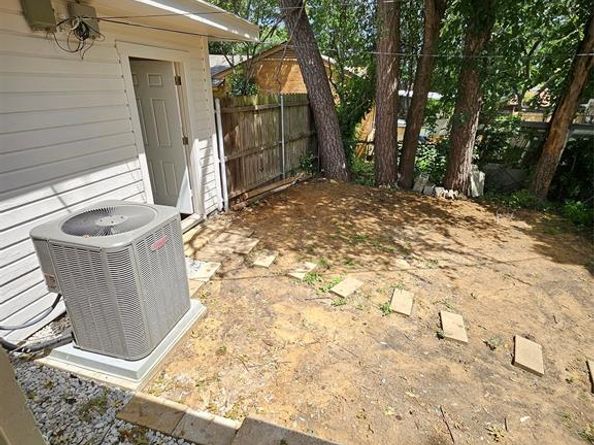 311  Meadowbrook Drive , Arlington Texas 76010
