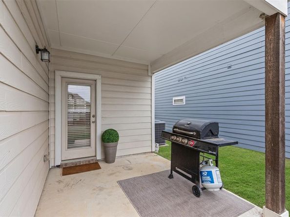 3530  Peterborough Mews , Dallas Texas 75236