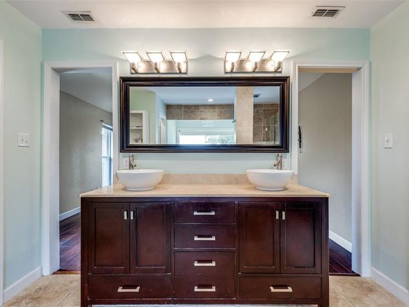 1020  Nottingham Drive , Carrollton Texas 75007