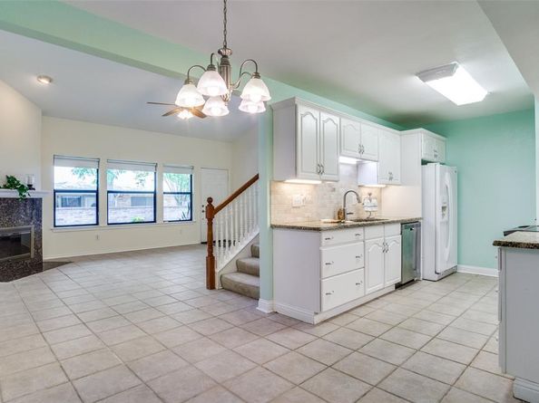 1112  Forest Creek Street , Benbrook Texas 76126