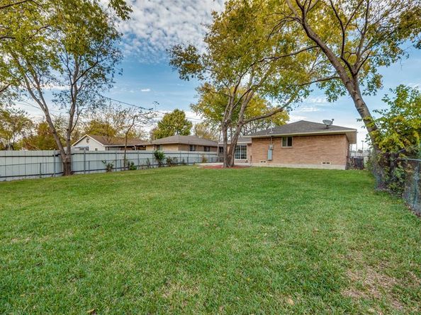 1859  Greendale Drive , Dallas Texas 75217