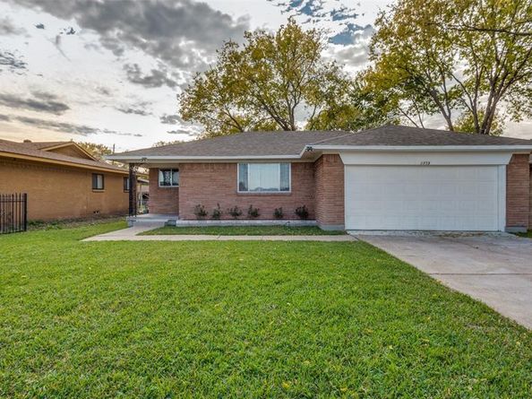 1859  Greendale Drive , Dallas Texas 75217
