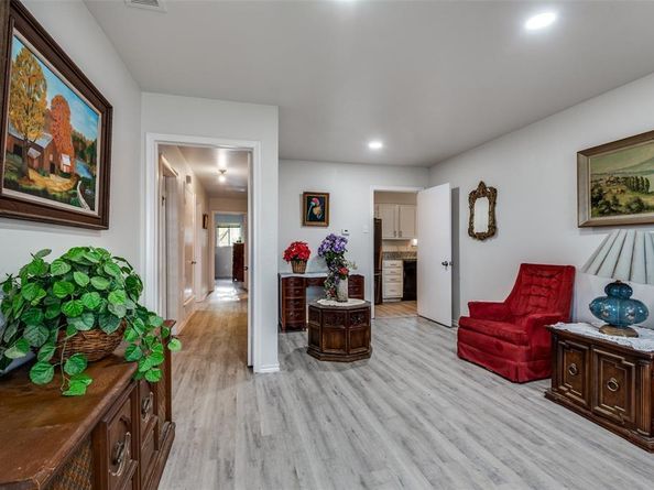 1859  Greendale Drive , Dallas Texas 75217