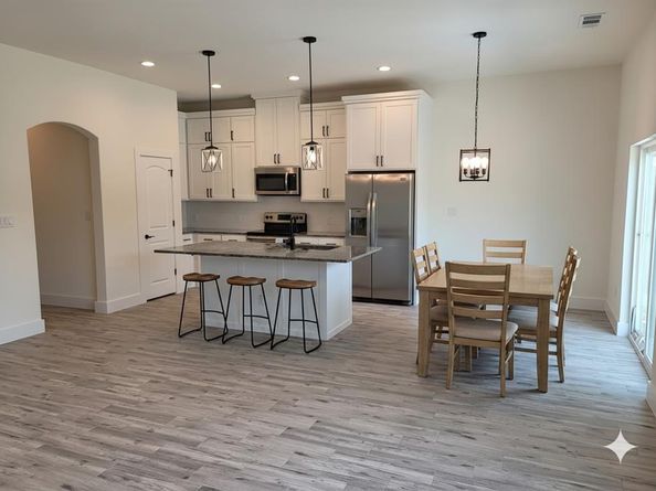 625  Atlanta Street , Fort Worth Texas 76104