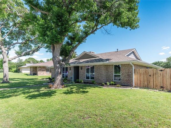 1804  Kensington Drive , Carrollton Texas 75007