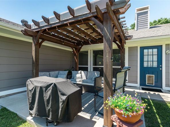 1804  Kensington Drive , Carrollton Texas 75007