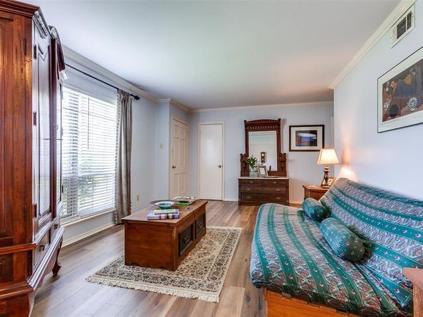 9551 E Lake Highlands Drive , Dallas Texas 75218