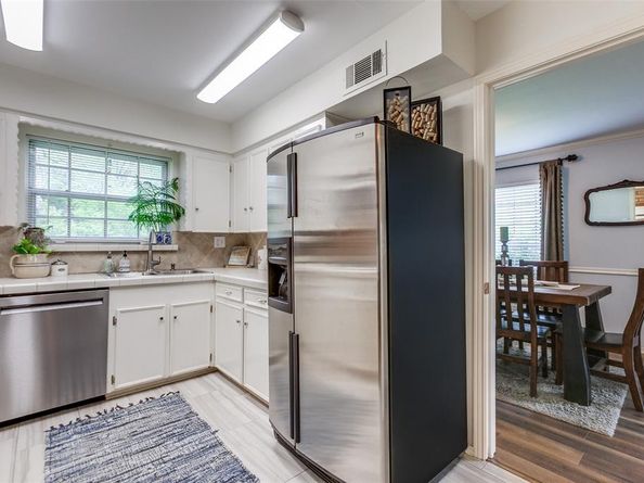 9551 E Lake Highlands Drive , Dallas Texas 75218