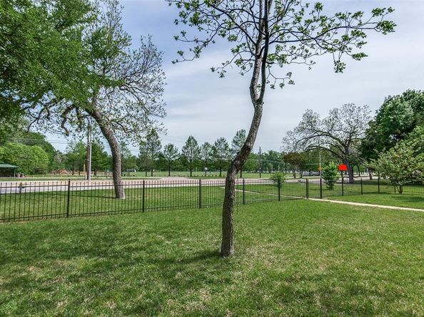 9551 E Lake Highlands Drive , Dallas Texas 75218