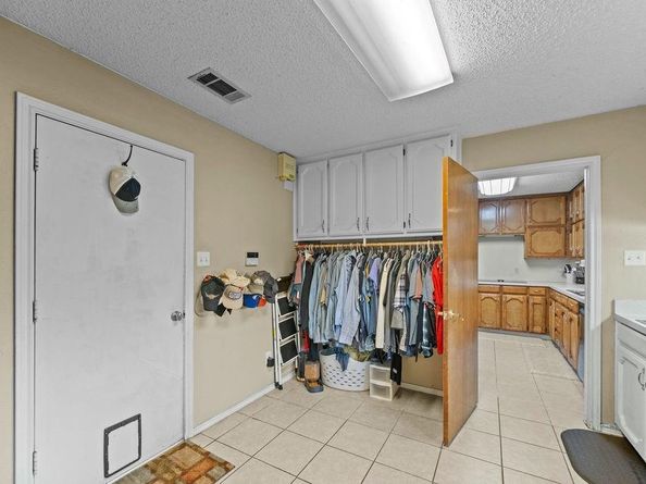6939  Calender Road , Arlington Texas 76001