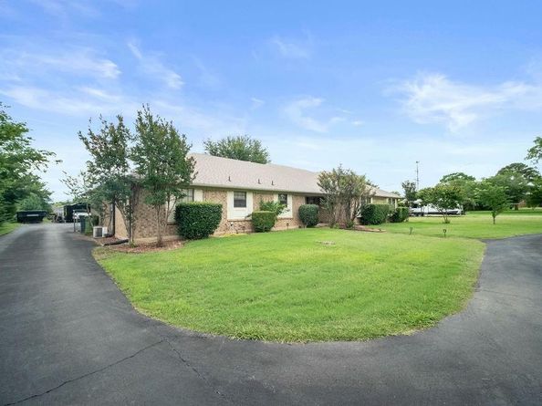 6939  Calender Road , Arlington Texas 76001