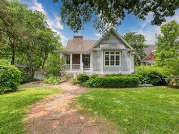 812  Baker Street 