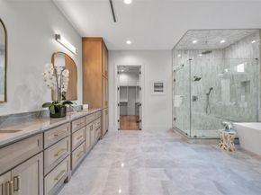 419 W Colorado Boulevard , Dallas Texas 75208