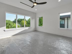 419 W Colorado Boulevard , Dallas Texas 75208