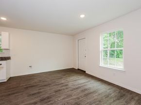 1248 E Jessamine Street , Fort Worth Texas 76104