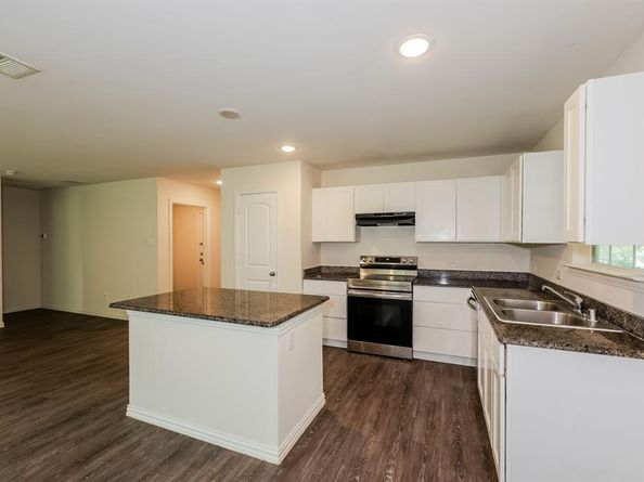1248 E Jessamine Street , Fort Worth Texas 76104