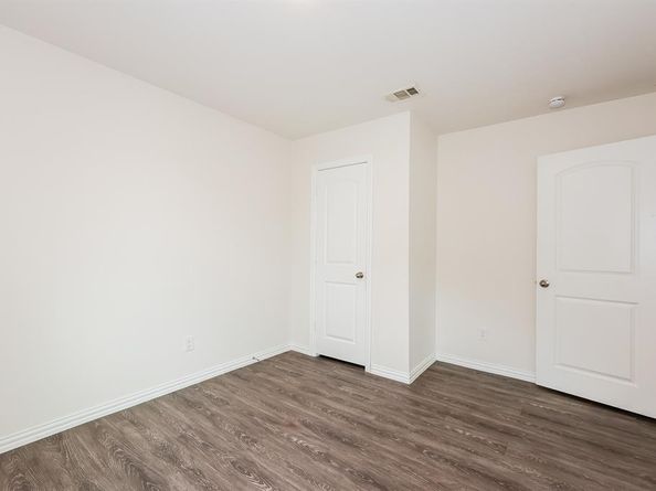 1248 E Jessamine Street , Fort Worth Texas 76104