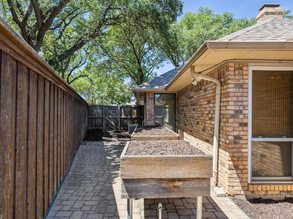 4406  Cobblers Lane , Dallas Texas 75287