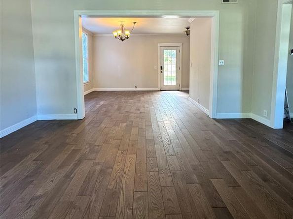 209 S Edgefield Avenue , Dallas Texas 75208