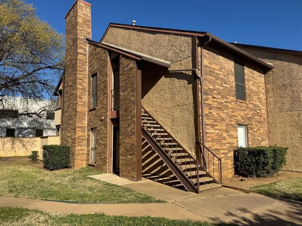 1200  Calico Lane  820, Arlington Texas 76011