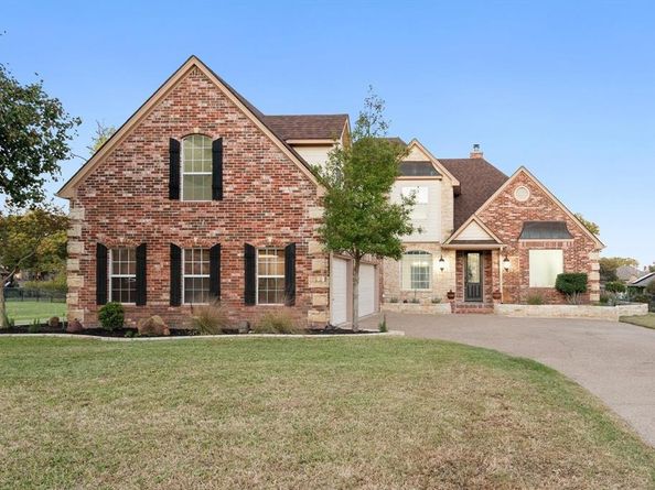 352  Leeward Circle , Azle Texas 76020