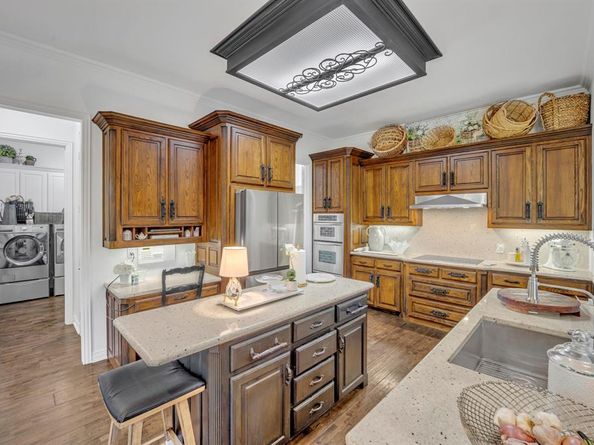 2405  Deer Run Court , Heath Texas 75032