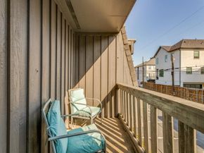4112  Bowser Avenue  203, Dallas Texas 75219