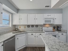 1900  Cloisters Drive  322, Arlington Texas 76011