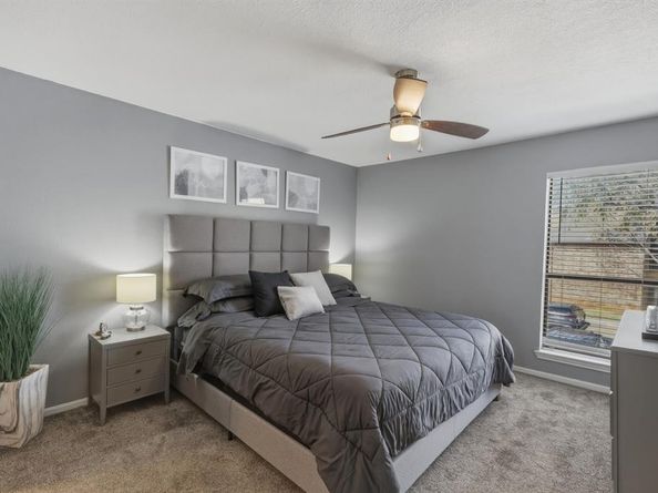 1900  Cloisters Drive  322, Arlington Texas 76011