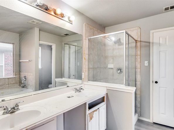 613  Prairie Gulch Drive , Fort Worth Texas 76140