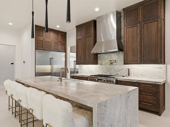 7073  The Resort Boulevard , Fort Worth Texas 76179