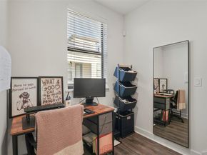 1813  Park Avenue  106, Dallas Texas 75215