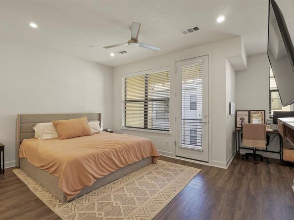 1813  Park Avenue  106, Dallas Texas 75215