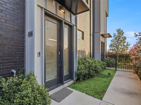 1813  Park Avenue  106, Dallas Texas 75215