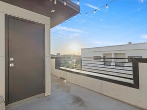 1813  Park Avenue  106, Dallas Texas 75215
