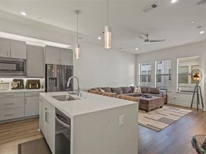 1813  Park Avenue  106, Dallas Texas 75215