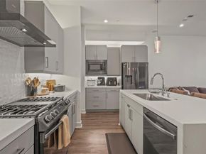 1813  Park Avenue  106, Dallas Texas 75215