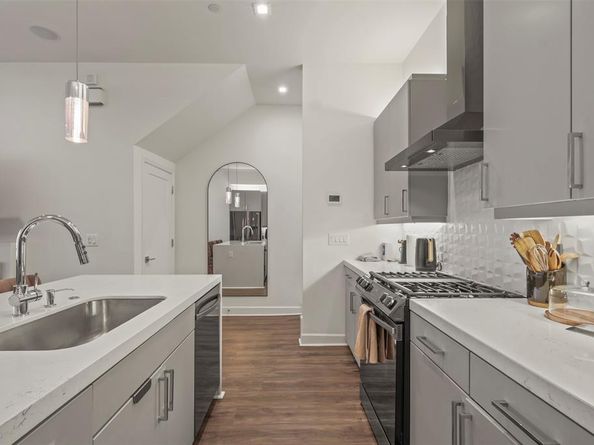 1813  Park Avenue  106, Dallas Texas 75215