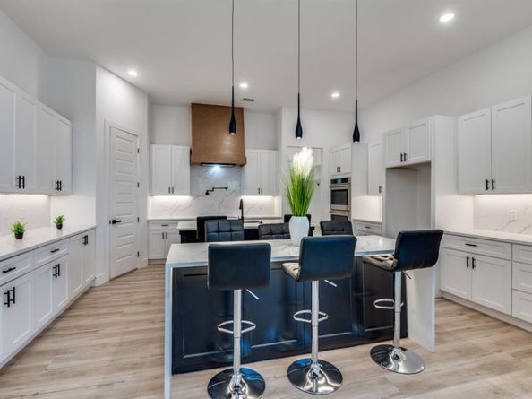 2804  Guymon Street , Dallas Texas 75212