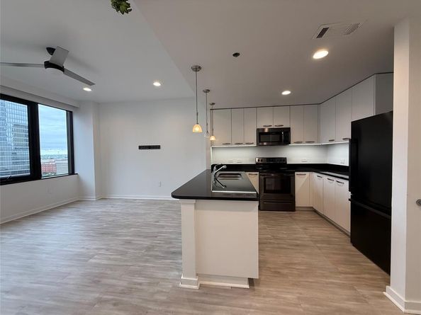 1200  Main Street  902, Dallas Texas 75202