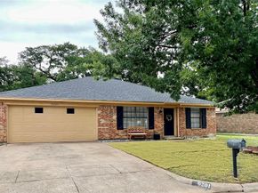 6201  Big Springs Drive , Arlington Texas 76001