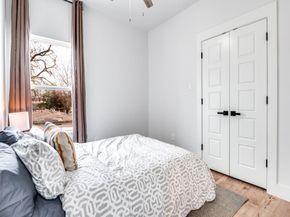 1960  Toronto Street , Dallas Texas 75212