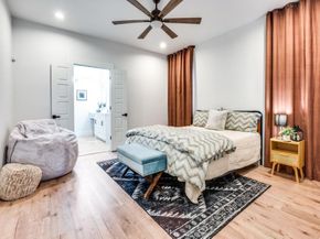 1960  Toronto Street , Dallas Texas 75212